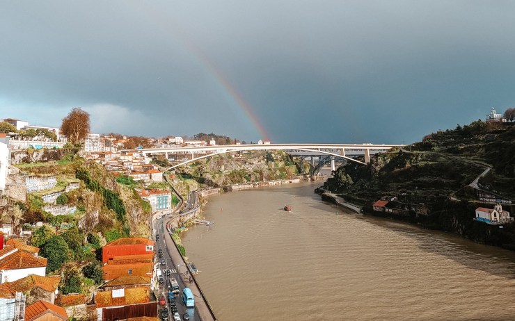 Portugal Calling: Your Guide to Thriving as a Digital Nomad in Porto (2024)